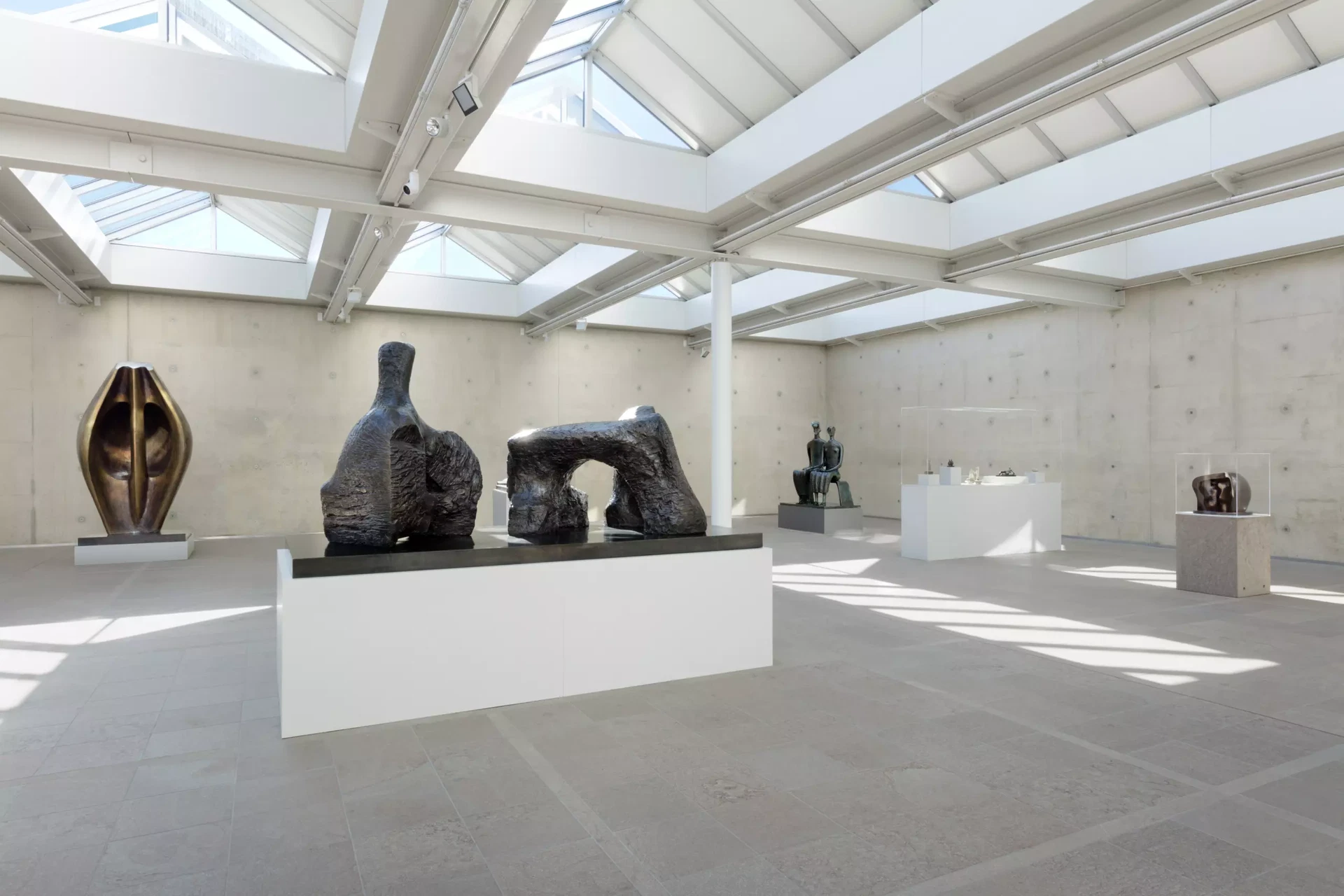 Exhibition overview Henry Moore - Form & Material (2023)