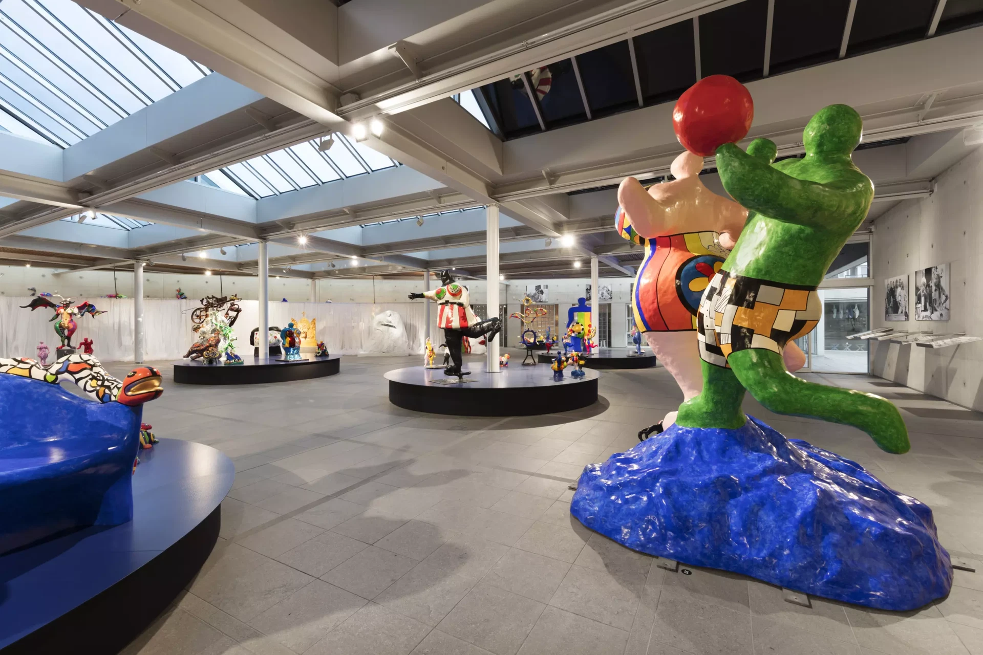 Zaaloverzicht Niki de Saint Phalle - Aan Zee