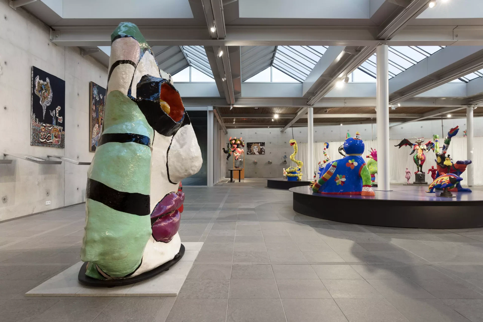 Zaaloverzicht Niki de Saint Phalle
