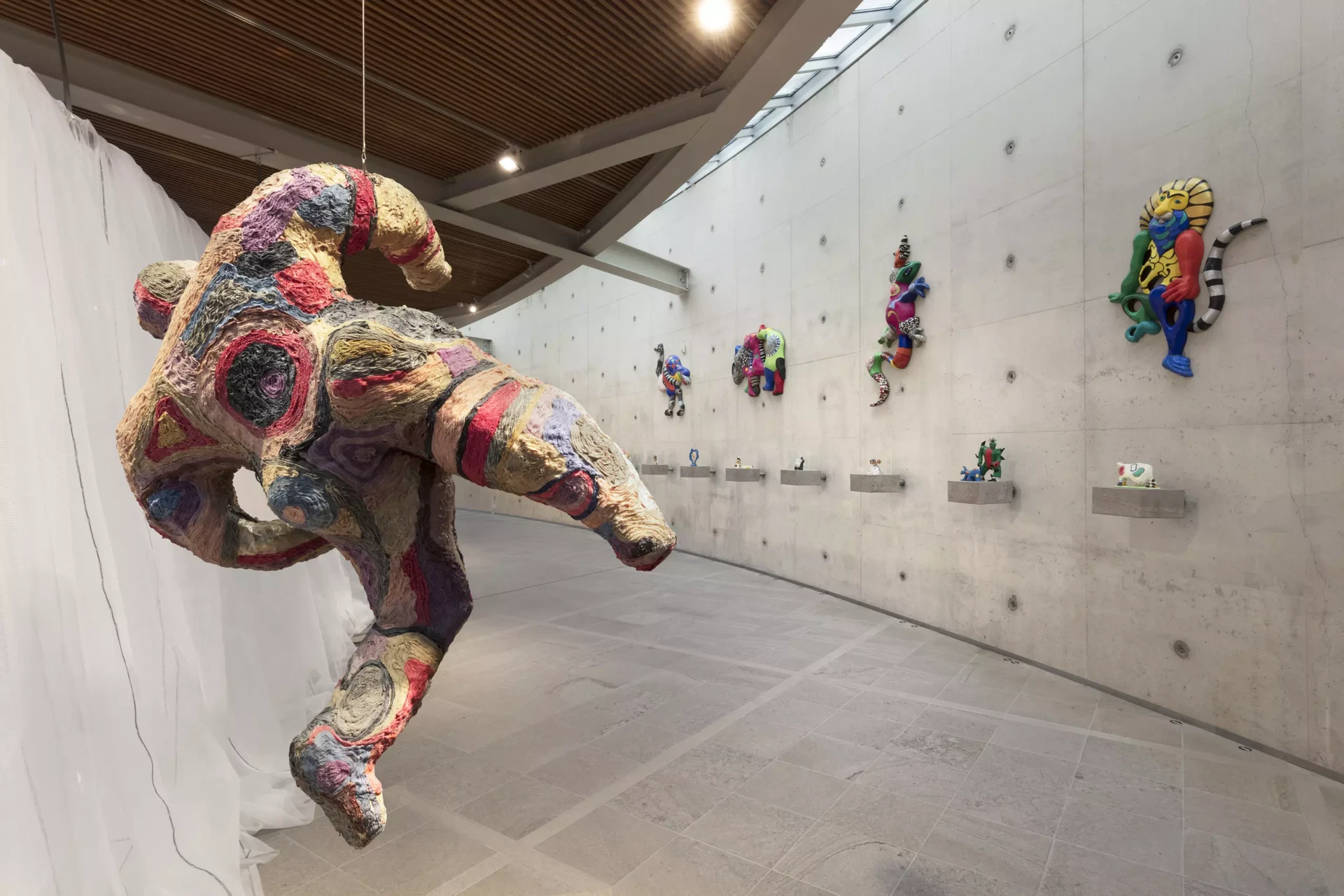Zaaloverzicht Niki de Saint Phalle