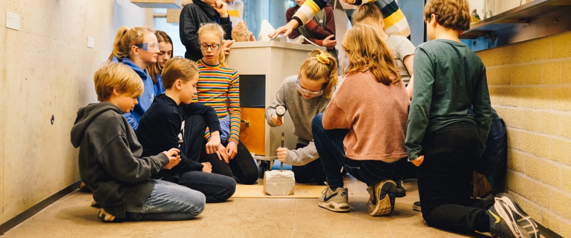 Experiment like an artist - Primary education